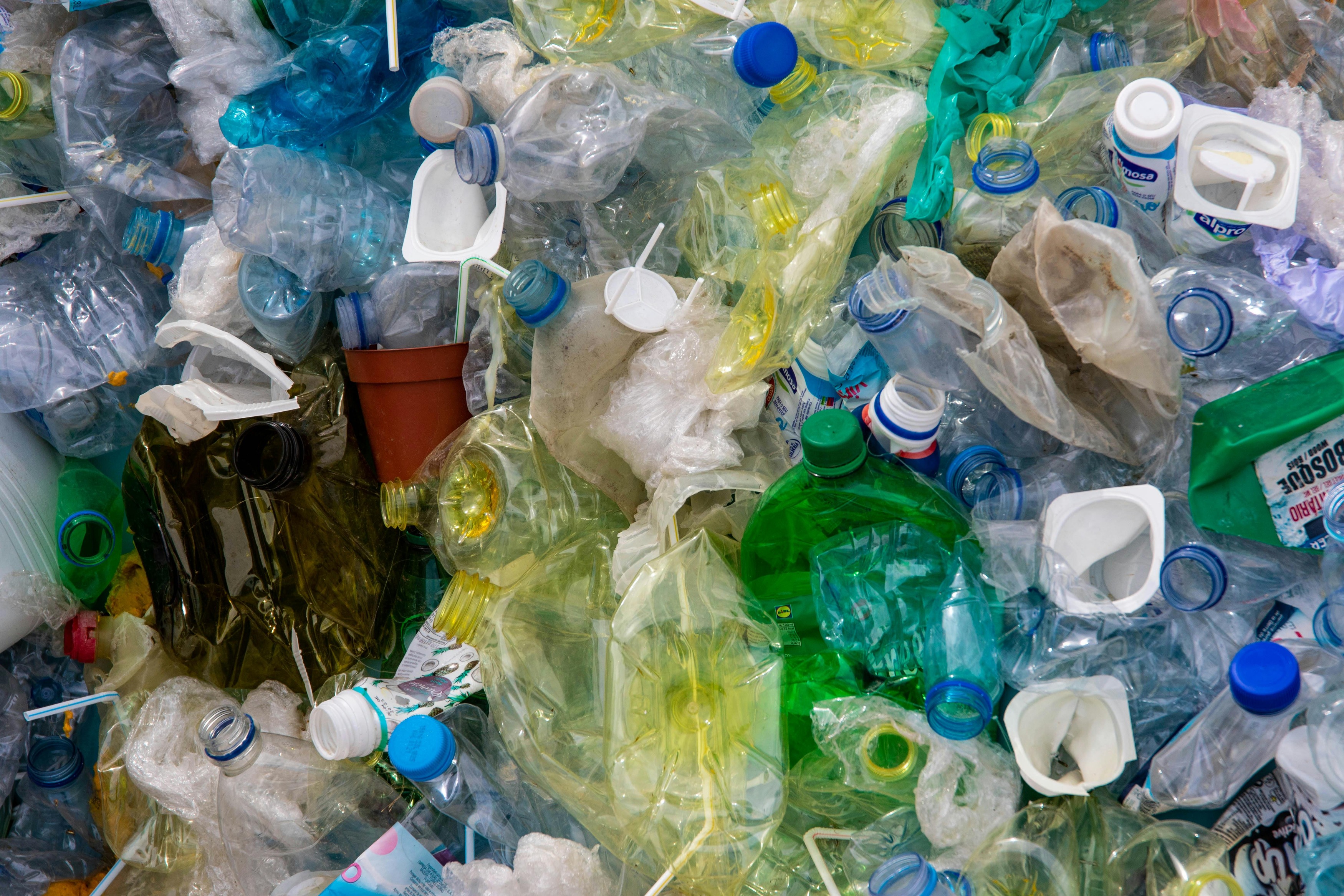 Imagen para los medios: 07/24 - Consulta Pública "Reglamento Técnico MERCOSUR sobre Envases de Polietilentereftalato (PET) Postconsumo Reciclado Grado Alimentario (PET-PCR grado alimentario) destinados a estar en Contacto con Alimentos"